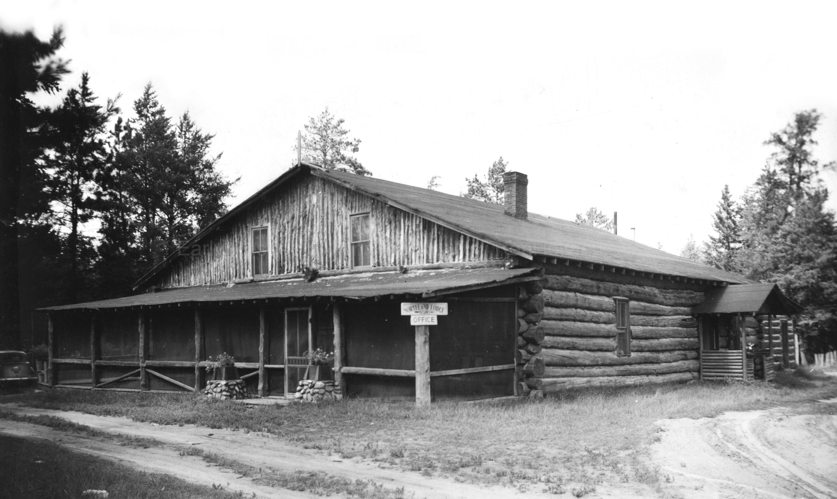 18 Northland Lodge, Lake Winnibigoshish, ca 1939.tiff Ren Holland's